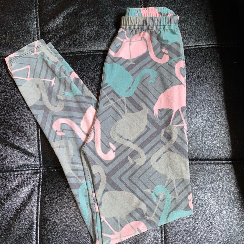 Girls Flamingo soft leggings size small fits 6/7